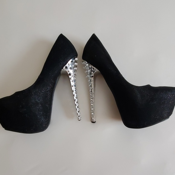 juliet Shoes - 💌Juliet SPIKED PUMPS size US size 7/EURO 37
